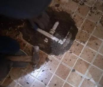 郑州管城区卫生间漏水维修公司为您分享下卫生间渗水如何处理及注意事项